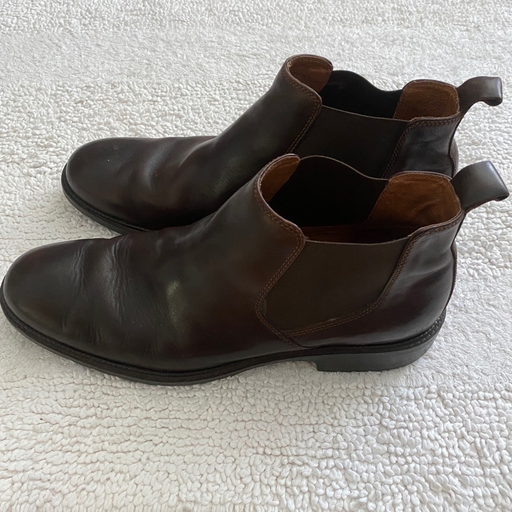 M’s 11 Johnston & Murphy Chelsea Brown Ankle Boots